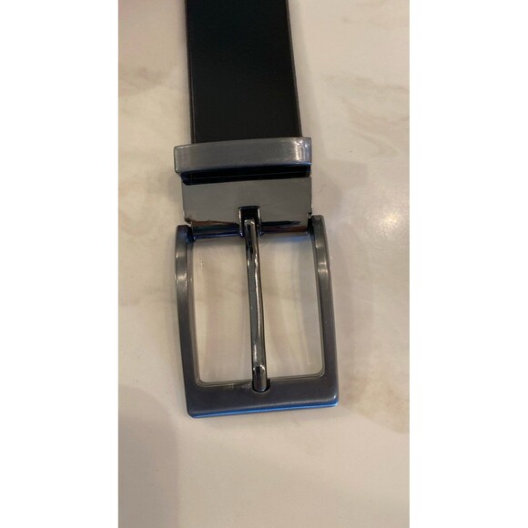 Men’s Belt Dark Brown Buckle is 2.75 “ & Belt is 40 inches without Buckle Dressy - Picture 4 of 10